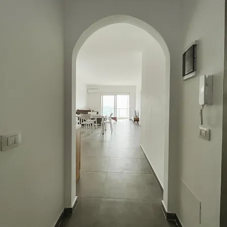 Esca Sea View *
