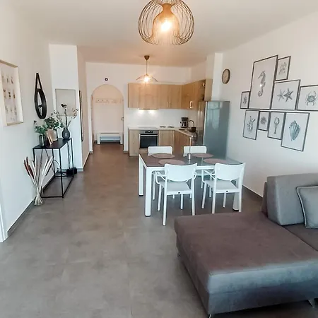 Esca Sea View Apartment
